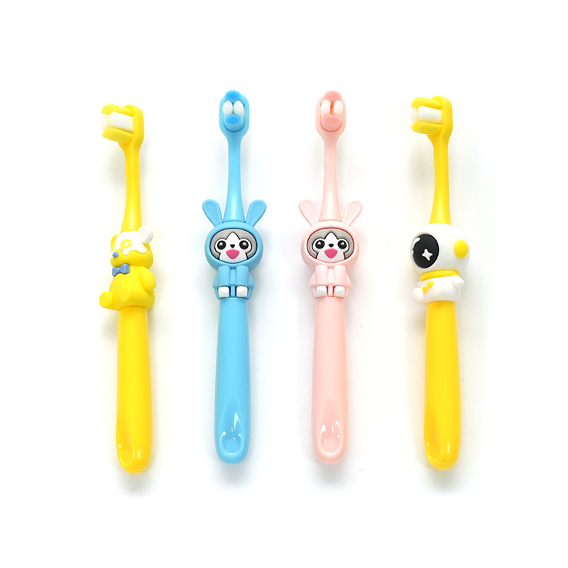 PP Astronaut Style Handle Ultra-fine Soft PBT Bristle Children's Deep Cleaning Toothbrush